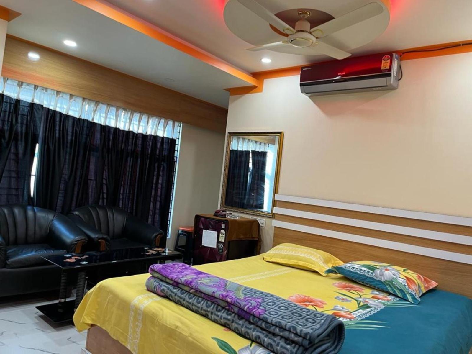Anurag Palace Best Hotel In Агартала Екстер'єр фото